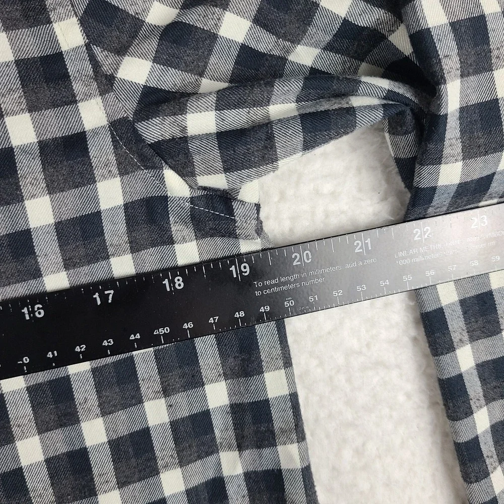 Vineyard‎ Vines Whale Shirt Boys XL (18) Black Gray Plaid Dress Button Down